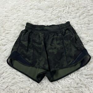 Lululemon Hotty Hot Short II *Long 4" Incognito Camo Multi Gator Green
